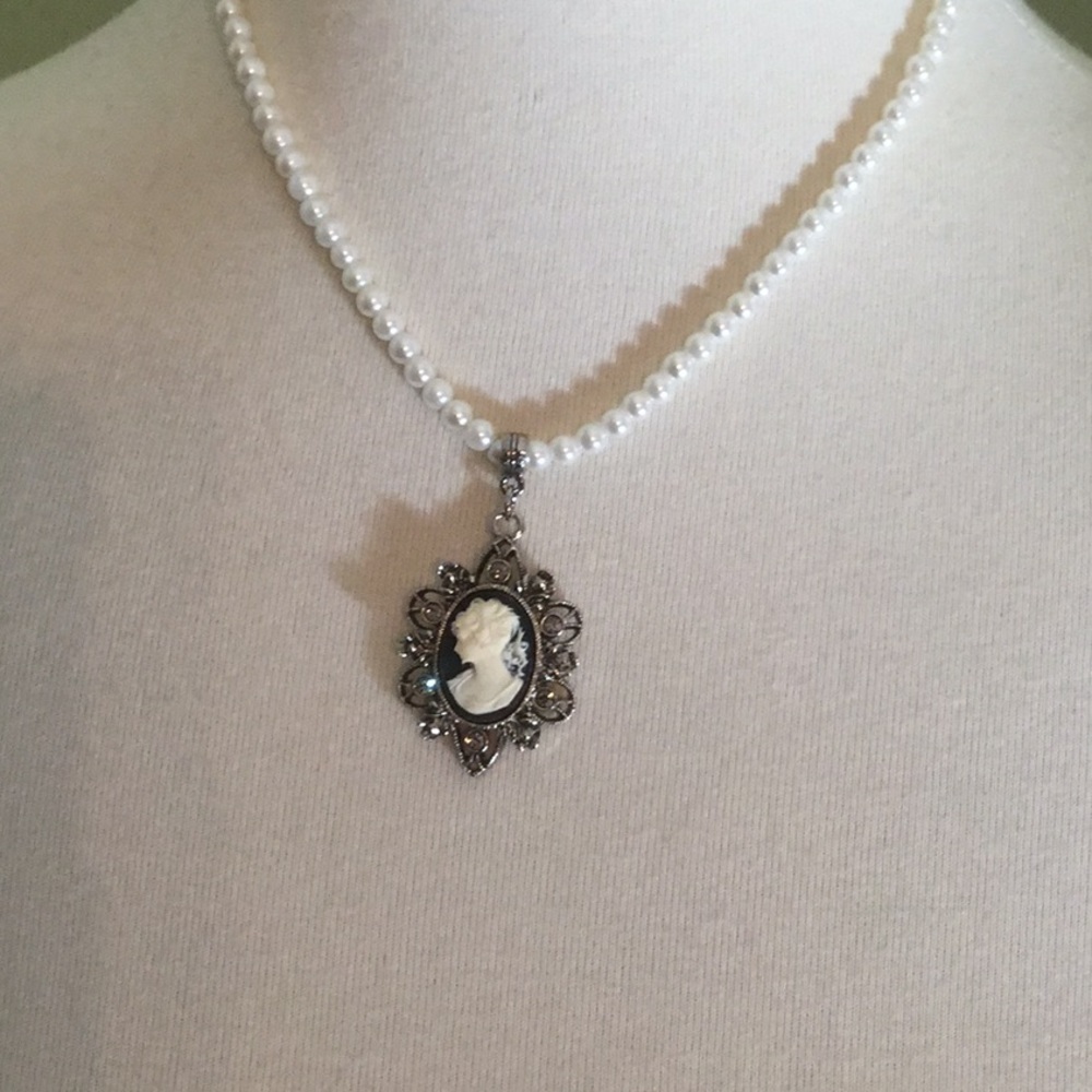 Vtg.15”W/3”FreshwaterCultured White Pearl&CameoPdt - Picture 14 of 14